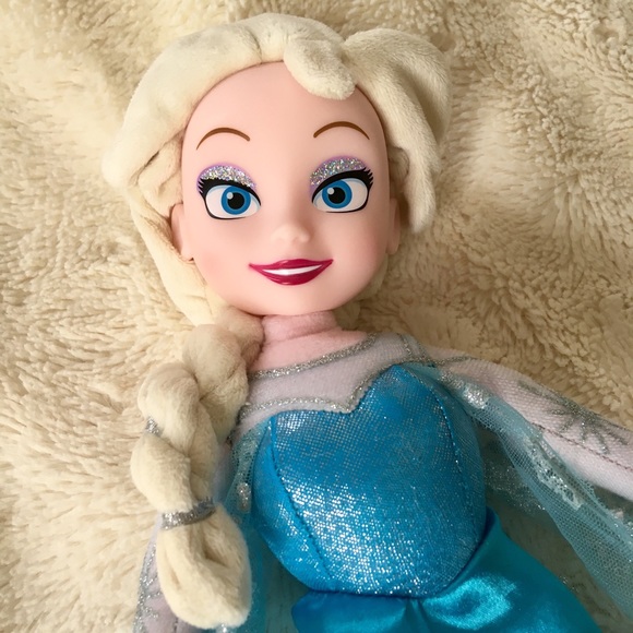 ❄️💙Elsa Frozen Plush Doll - Picture 2 of 6